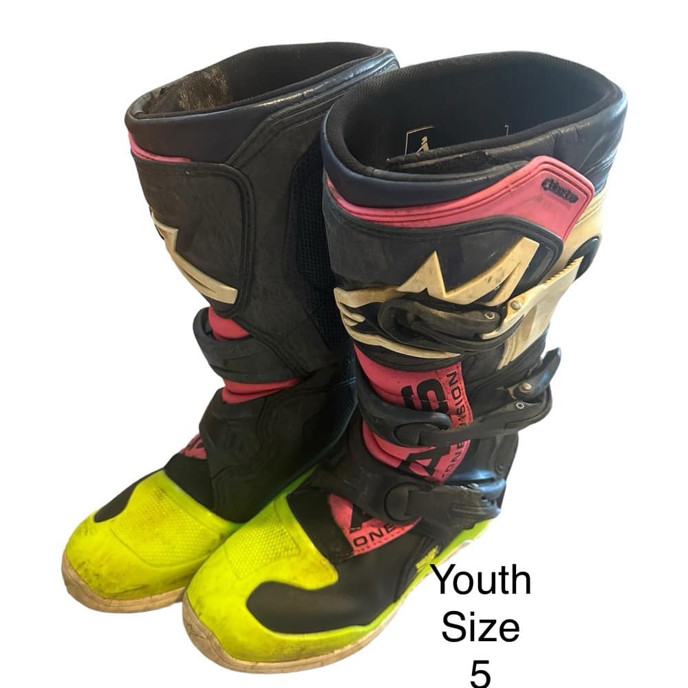 Youth Alpinestars Tech 3s Boots - Size 5